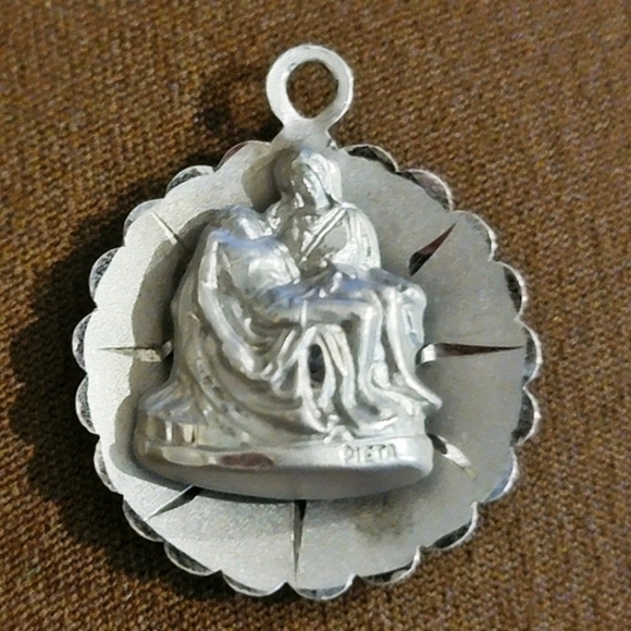 Jewelry - VTG 925 CATAMORE STERLING SILVER NY WORLD'S FAIR #VATICAN PAVILION #PIETA MEDAL